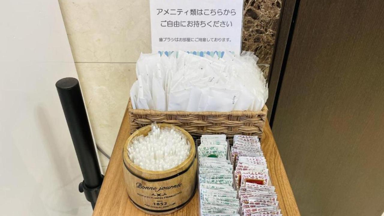 Toyoko Inn Osaka Itami Airport Toyonaka Bagian luar foto