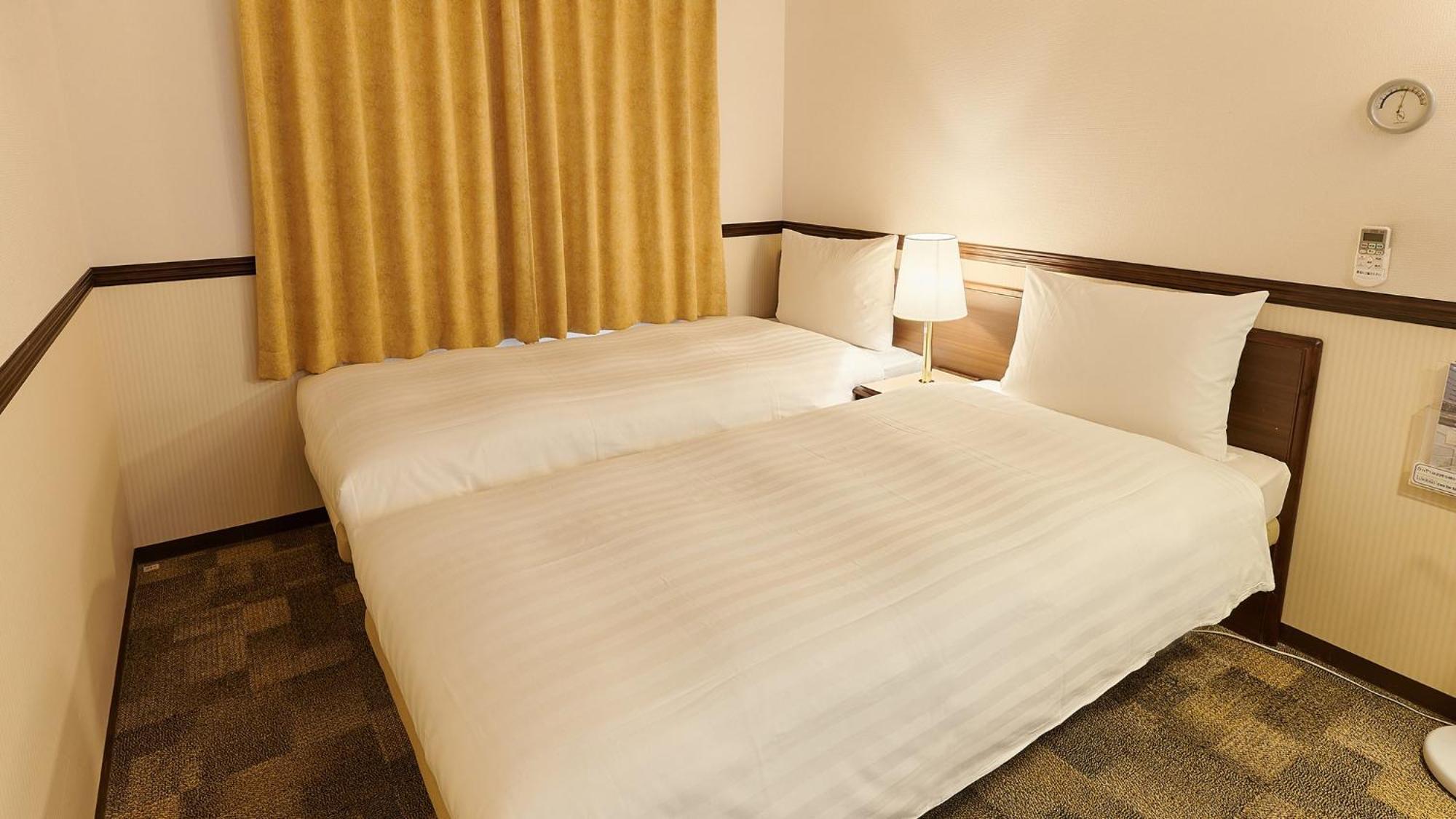 Toyoko Inn Osaka Itami Airport Toyonaka Ruang foto