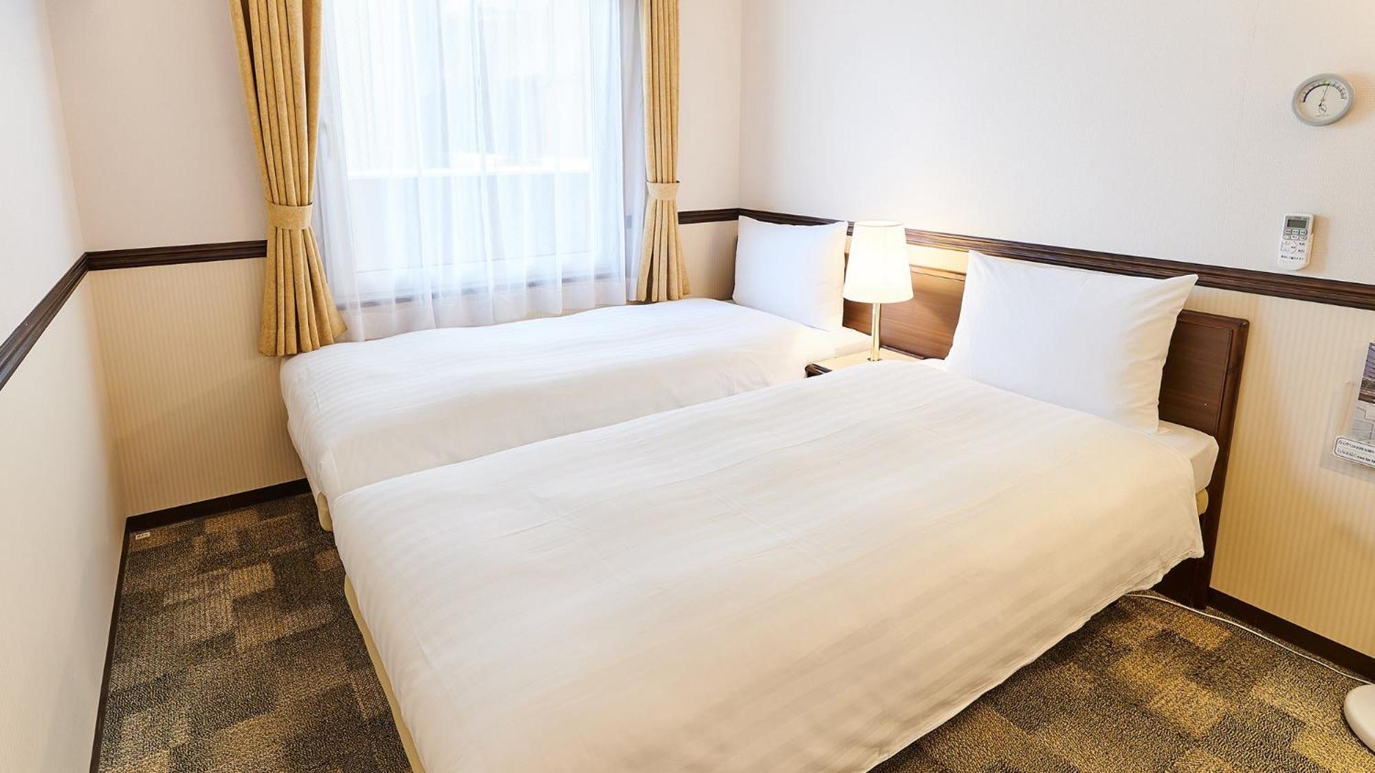 Toyoko Inn Osaka Itami Airport Toyonaka Ruang foto